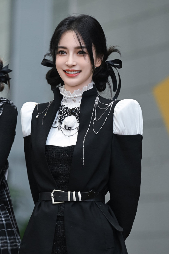  Angelababy: Chỉ ăn những món yêu thích, mặc váy phải chỉnh eo tới 12 cm Ảnh 5