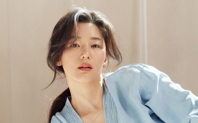 Top nữ diễn viên xinh đẹp độ tuổi 40: 'Mẹ bầu' Son Ye Jin vẫn vượt qua Song Hye Kyo Ảnh 2