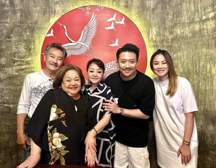 Bức ảnh được nghệ sĩ Trấn Thành chia sẻ lên mạng xã hội sau loạt thị phi từ đầu năm 2023 đến nay.