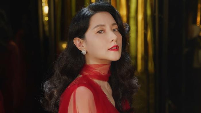  Nhan sắc 'thách thức thời gian' của 'Nàng Dae Jang Geum' - Lee Young Ae ở tuổi ngũ tuần Ảnh 4