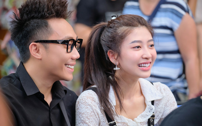 Ginô Tống - Kim Chi lần đầu lộ diện sau lễ ăn hỏi 20 cây vàng 'gây sốt' mạng xã hội Ảnh 2