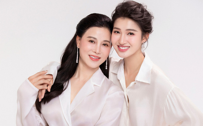 Á hậu Phương Nhi và mẹ ruột bùng nổ visual trong loạt ảnh mới, netizen: 'Sắc vóc này không đùa được đâu' Ảnh 2