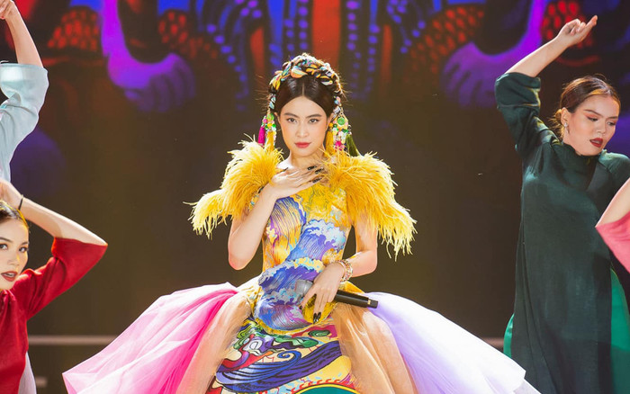 Đình đám quốc tế, 'See Tình' của Hoàng Thùy Linh bất ngờ bị viết sai tên trên sân khấu trong nước Ảnh 2