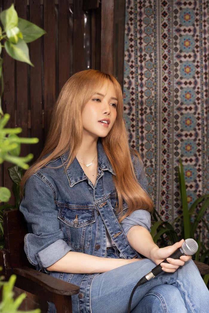  Thiều Bảo Trâm thừa nhận áp lực, tiết lộ điều phải làm mỗi ngày trước gương Ảnh 3