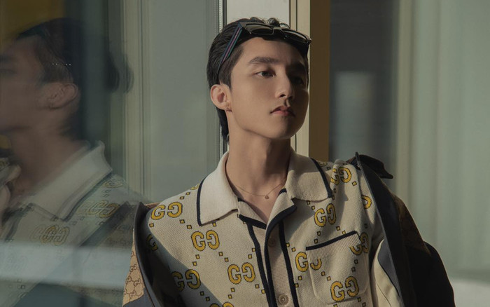 Sơn Tùng 'bắn ảnh' cực đỉnh với nguyên set đồ đắt đỏ, xác nhận tham dự Gucci Cruise 2024 tại Hàn Ảnh 2