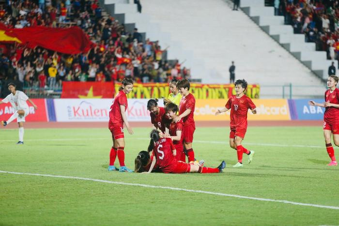  Tuyển nữ Việt Nam vô địch SEA Games lần thứ 4 liên tiếp: Tuyệt vời, 'các cô gái kim cương'! Ảnh 2