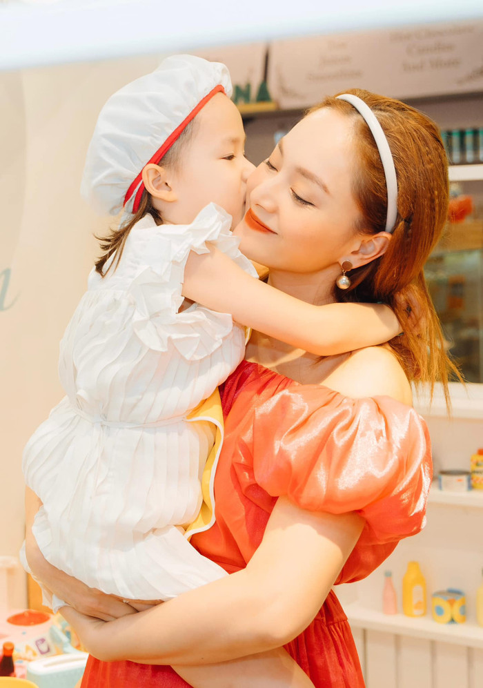 Lan Phương cùng chồng tổ chức sinh nhật cho con, sự tinh tế của ái nữ khiến người đẹp 'tan chảy' Ảnh 4