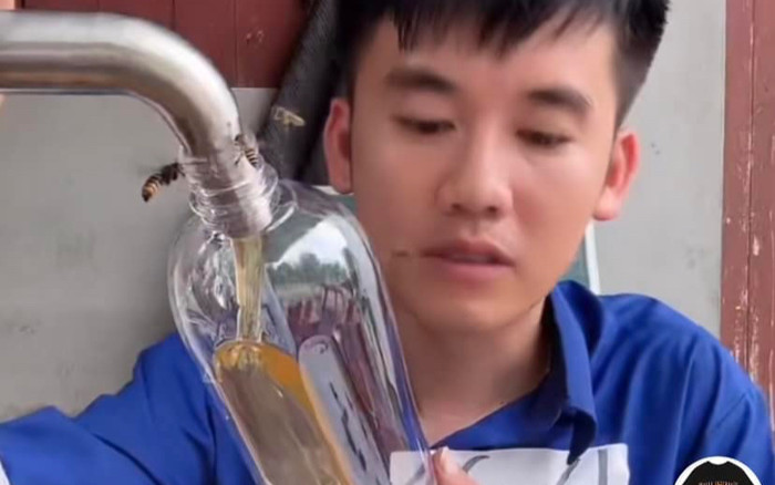 Hàng loạt video bán mật ong của con trai bà Tân Vlog 'bay màu': Thông tin bất ngờ từ chính quyền Ảnh 2