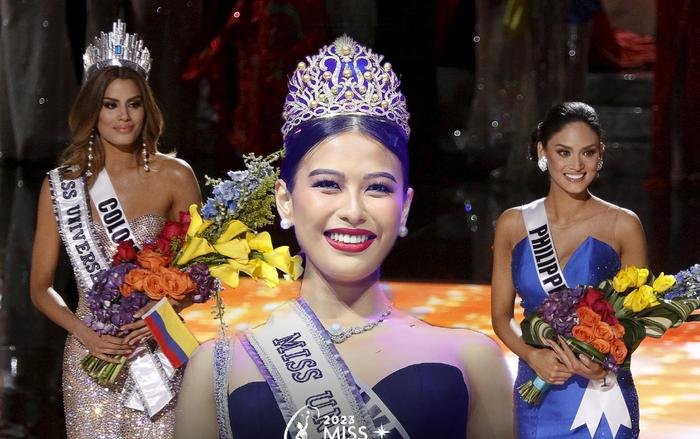  Pia Wurtzbach tâng bốc Miss Universe Philppines lên tận mây xanh, mong muốn đàn em giật vương miện thứ 5 Ảnh 1