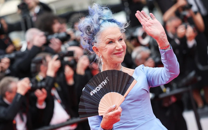 Helen Mirren úp mở thể hiện sự ủng hộ với Amber Heard trên thảm đỏ Cannes? Ảnh 2