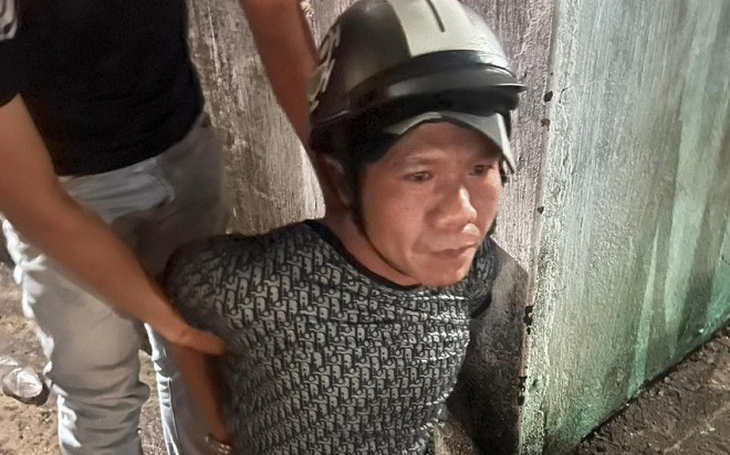 Gã đàn ông núp dưới sào phơi đồ rồi làm trò 'manh động' với nữ chủ nhà Ảnh 2