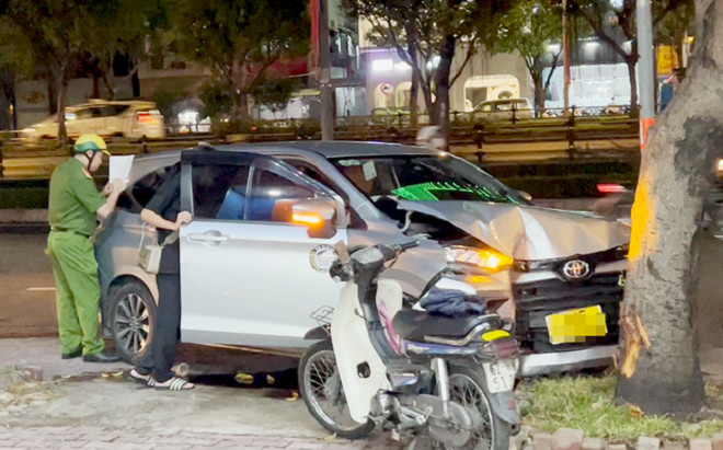 Thiếu nữ sinh năm 2003 cầm vũ khí tấn công tài xế cướp tài sản Ảnh 2