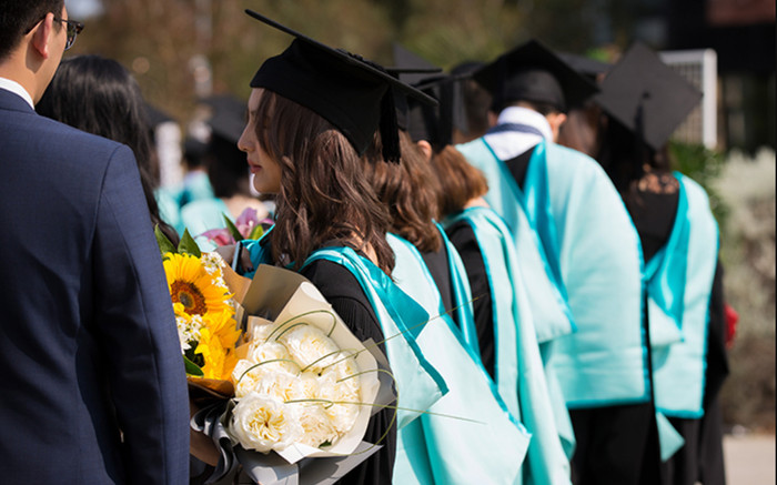 Thêm 10.000 tiến sĩ/năm: Nhiều người gác bằng, chật vật tìm việc Ảnh 2