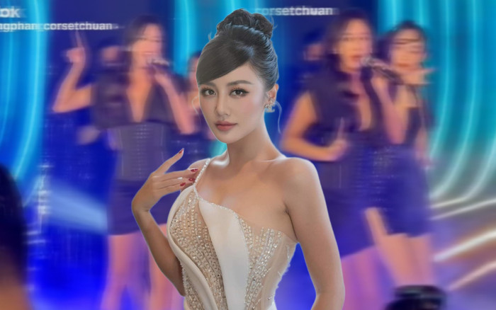 Văn Mai Hương vừa đeo nịt bụng vừa biểu diễn tưng bừng trên sân khấu: Giọng hát có bị ảnh hưởng? Ảnh 2