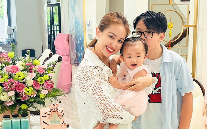 Vân Hugo tổ chức sinh nhật hoành tráng cho ái nữ, nhìn thôi đã biết được nhóc tỳ được cưng chiều cỡ nào Ảnh 2