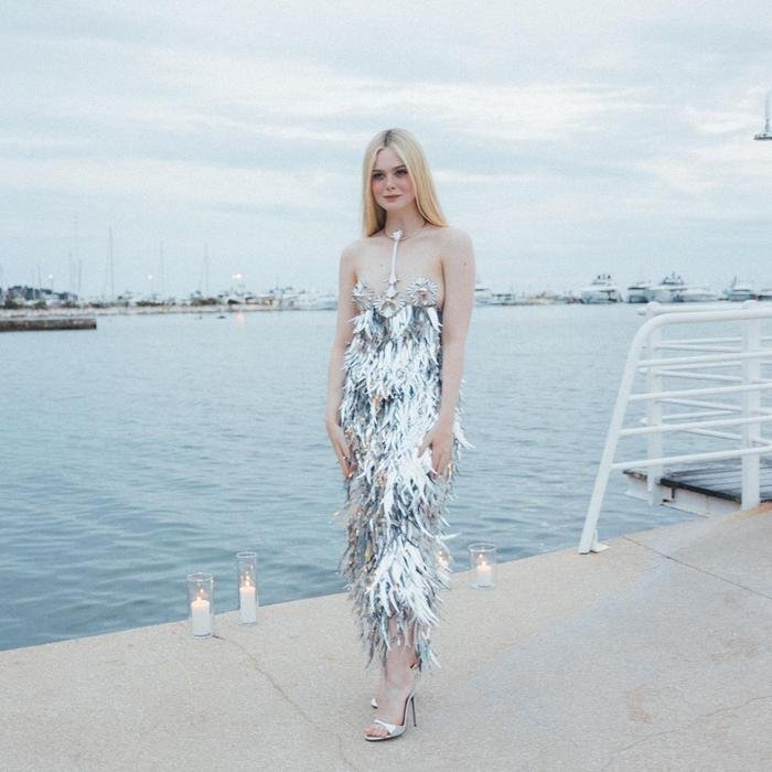  Nàng thơ Elle Fanning khoe 'cặp tuyết lê' tại Cannes 2023 khiến fan đứng ngồi không yên Ảnh 8