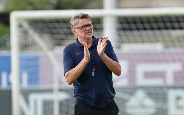 HLV Troussier hướng đến World Cup 2026: Rượu vang hảo hạng, hay… bánh vẽ? Ảnh 2