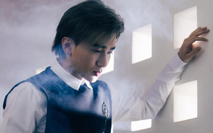 Chi Dân ẩn ý về việc lạc lõng, cô đơn trong tình yêu Ảnh 2