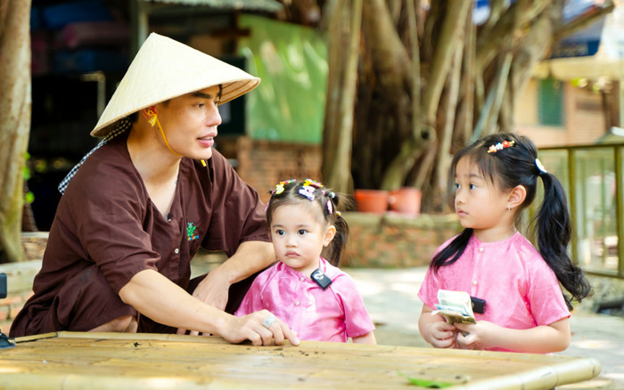 Lê Dương Bảo Lâm xử lý ra sao khi bà xã liên tục 'chất vấn' việc chăm con? Ảnh 2