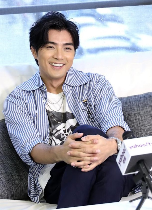 Nam diễn viên nhiều lần bị bắt gặp thân thiết với nhiều cô gái (Ảnh: Yahoo Taiwan)