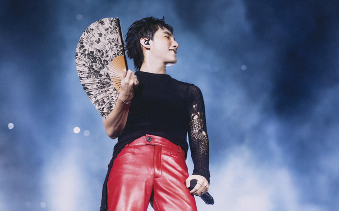 Đang hát mà nhạc bị tắt ngang bất ngờ, Sơn Tùng xử lý ra sao? Ảnh 2