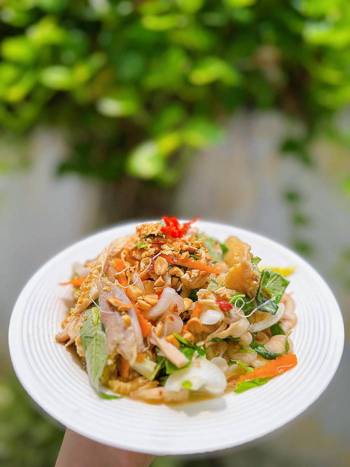 Món gỏi măng cụt đang 'làm mưa làm gió' trên các nền tảng mạng xã hội.