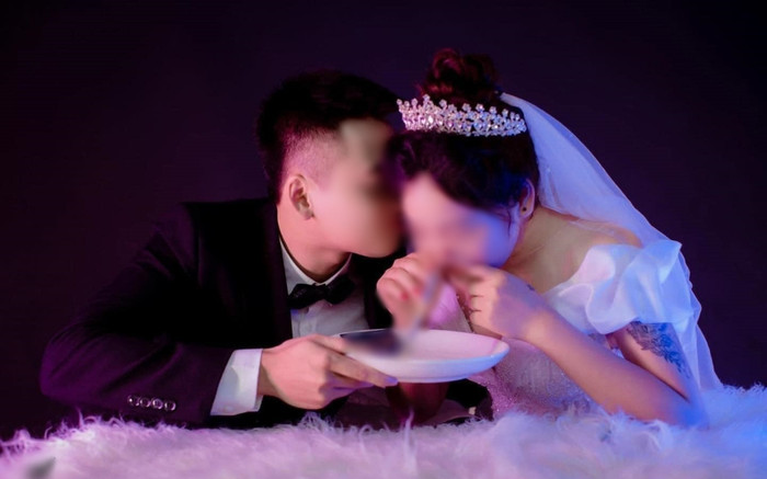 Tung ra bộ ảnh cưới để đời, cô dâu - chú rể bị dân tình chỉ trích thậm tệ vì concept chẳng giống ai Ảnh 2