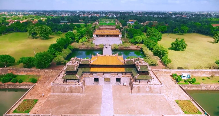 Có một Việt Nam thật thơ mộng khiến Hoa hậu đẹp nhất thế giới ở mãi không muốn về Ảnh 2