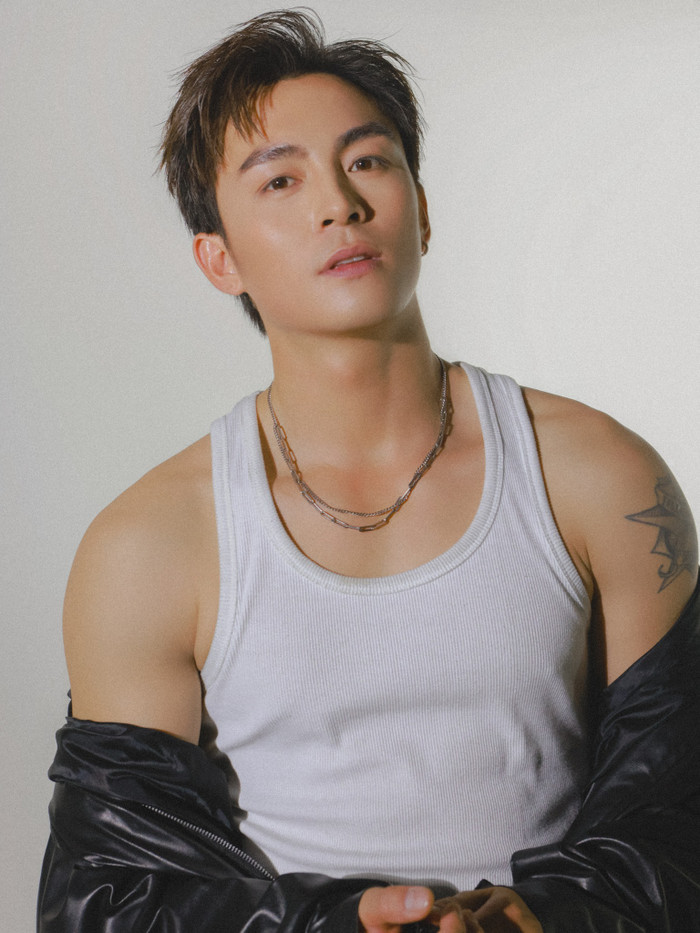 'Tôi không muốn mình sống trong vùng an toàn, muốn được 'cháy', và 'điên' hơn trên con đường này' - diễn viên Lãnh Thanh trải lòng.