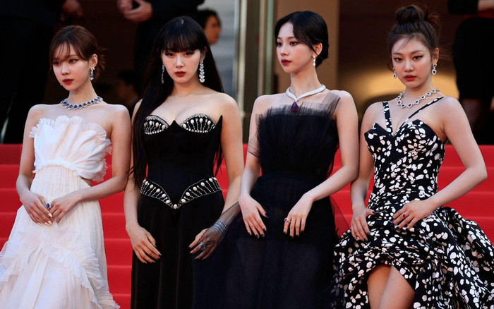 aespa đổ bộ LHP Cannes, nhan sắc gây thương nhớ: xứng danh nhóm nhạc nữ Kpop đầu tiên xuất hiện trên thảm đỏ! Ảnh 2