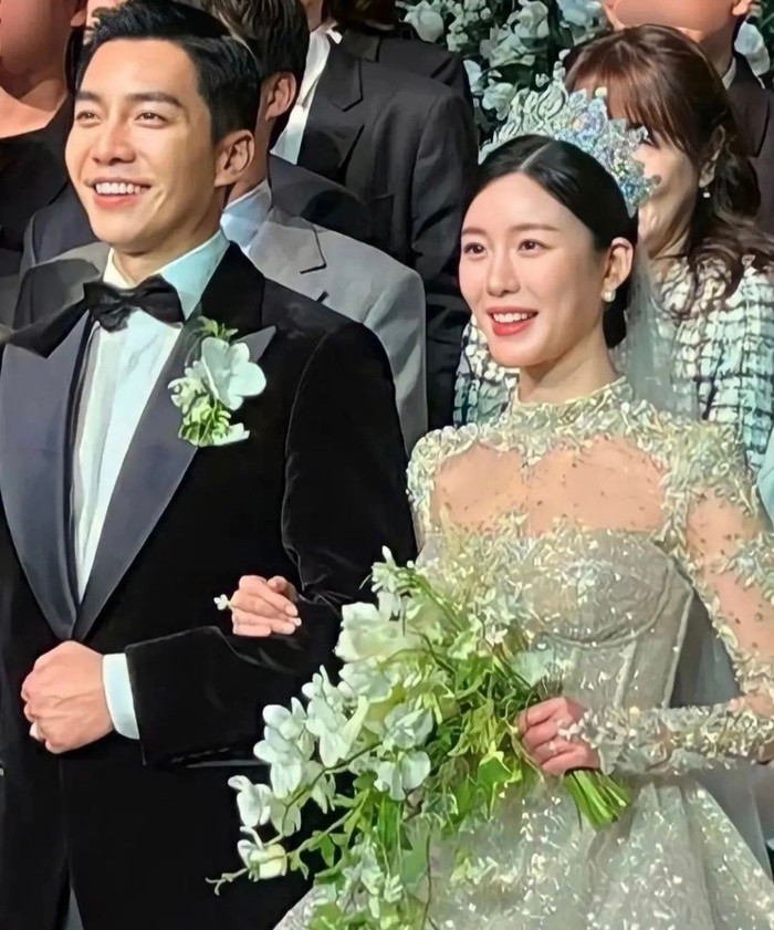 Cuộc sống vợ chồng son Lee Seung-gi và Lee Da-in được đông đảo khán giả dành sự quan tâm.