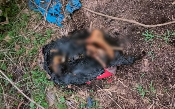 Tá hỏa phát hiện chiếc vali bị đốt cháy, bên trong lộ ra đôi chân người Ảnh 2