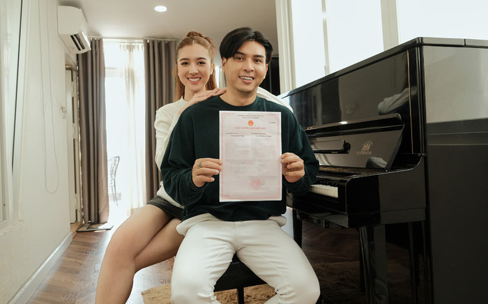 Hồ Quang Hiếu đăng kí kết hôn với vợ kém 17 tuổi sau 1 tháng cầu hôn Ảnh 2