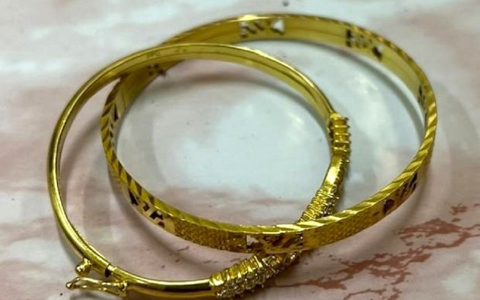 Cướp tiệm vàng lấy trang sức làm quà tặng sinh nhật cho bạn gái Ảnh 2