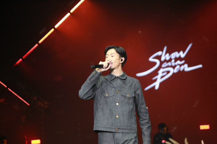  Vượt hàng nghìn cây số, bỏ tiền triệu mua vé VIP, khán giả nói gì sau liveshow của Đen Vâu? Ảnh 4