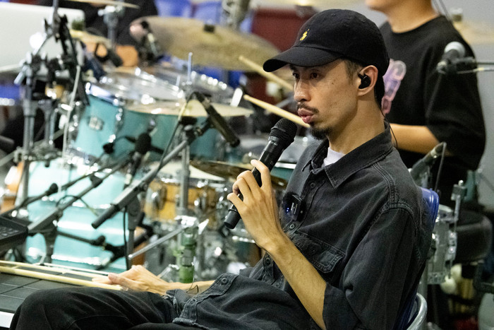  Xuất hiện 'biển người' trong liveshow Đen Vâu Ảnh 1