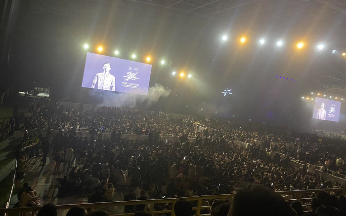 Xuất hiện 'biển người' trong liveshow Đen Vâu Ảnh 2