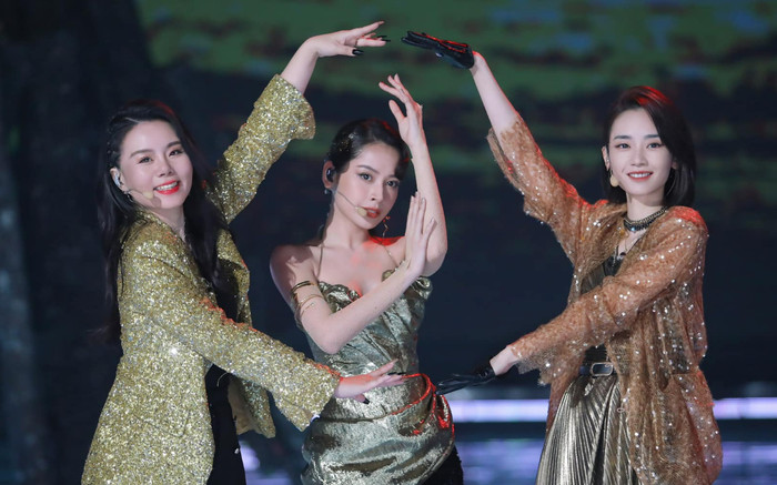 Chi Pu tại Đạp gió 2023: 'Nhiều người bảo tôi đừng hát nữa' Ảnh 2