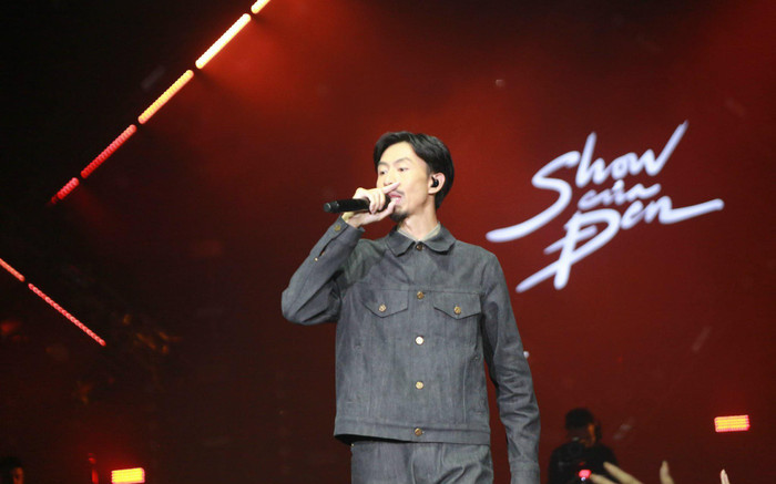 Đen Vâu trình diễn ca khúc mới, khán giả vỡ òa khi 14 nhân vật đặc biệt xuất hiện trên sân khấu Ảnh 2