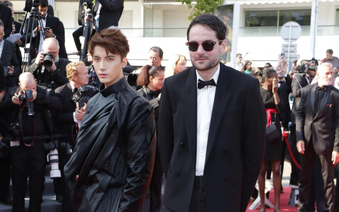 Stylist Việt xuất hiện với áo dài trên thảm đỏ bế mạc Cannes 2023 Ảnh 2