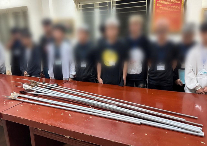 Các đối tượng tại cơ quan công an. (Ảnh: CAHN).