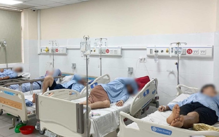 Ăn trứng cá sấu hỏa tiễn, 6 người đàn ông có biểu hiện bất thường phải nhập viện Ảnh 2