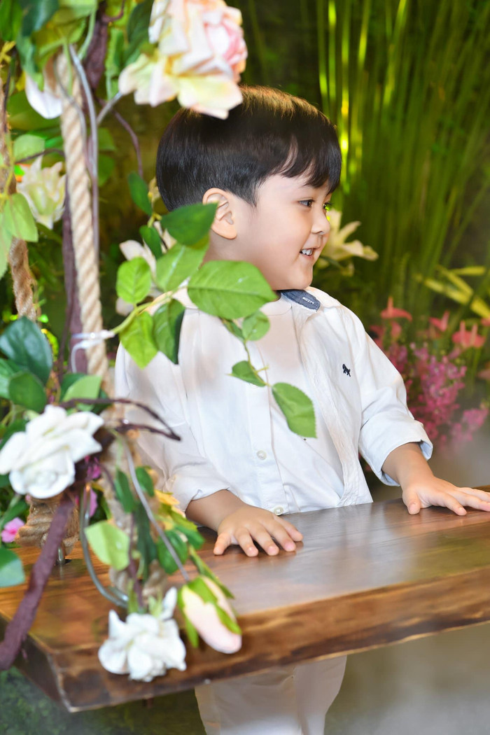 Mới chỉ 3 tuổi nhưng nhóc tỳ đã có gu thời trang rất sành điệu 