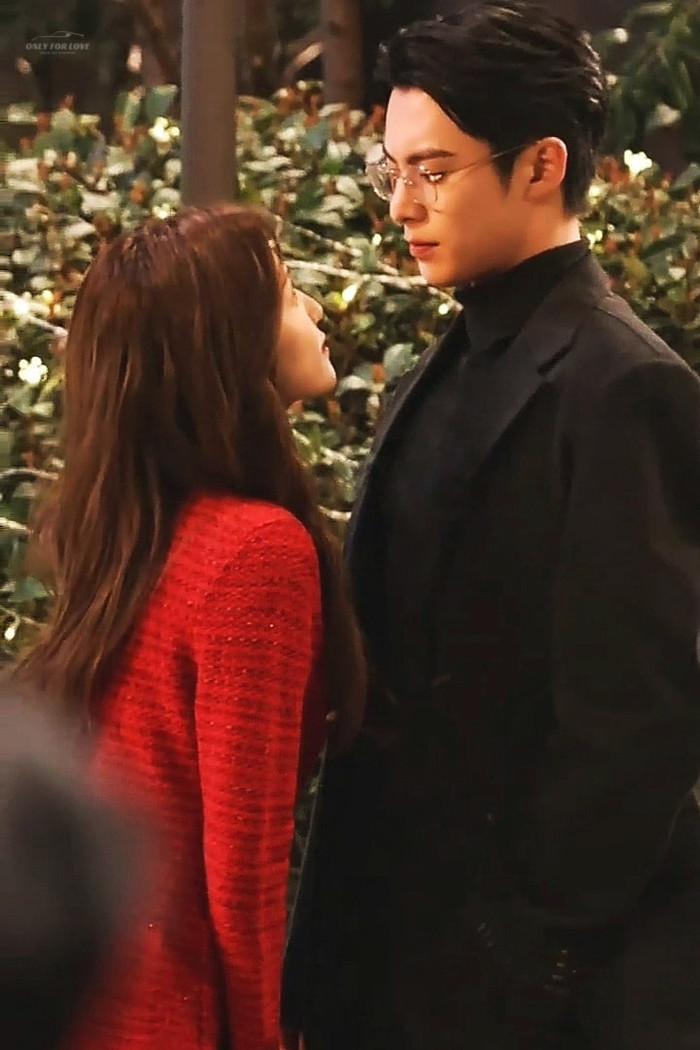 Bạch Lộc bị lộ ảnh giường chiếu với bạn trai, bạo thế nào mà khiến dân tình đỏ mặt? Ảnh 4