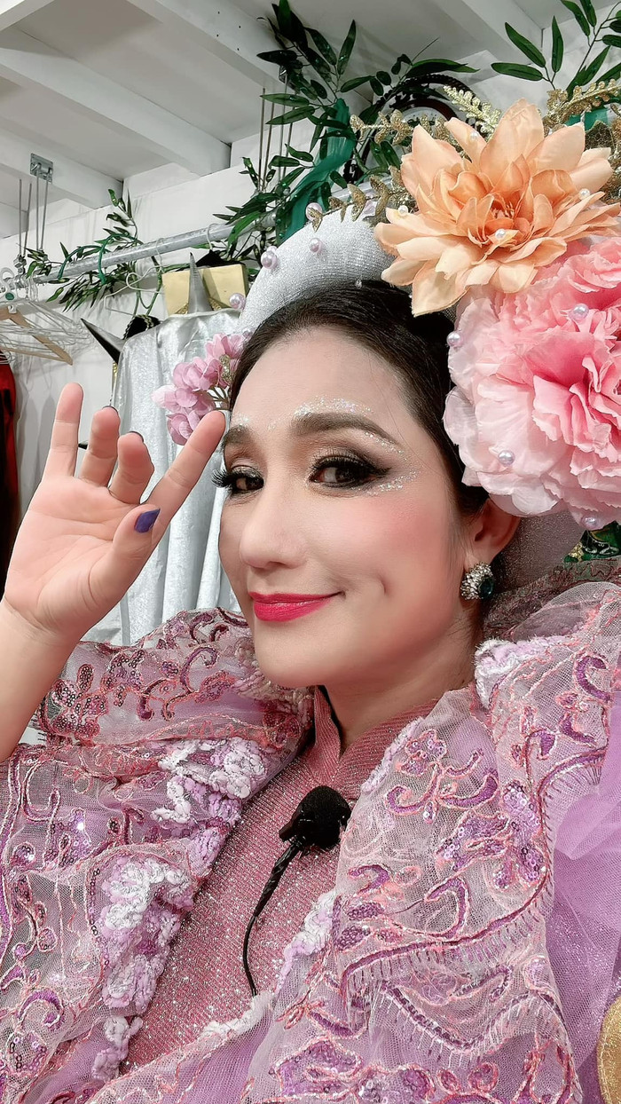 NSƯT Cát Tường chia sẻ hình ảnh mới trong một vở kịch sân khấu.