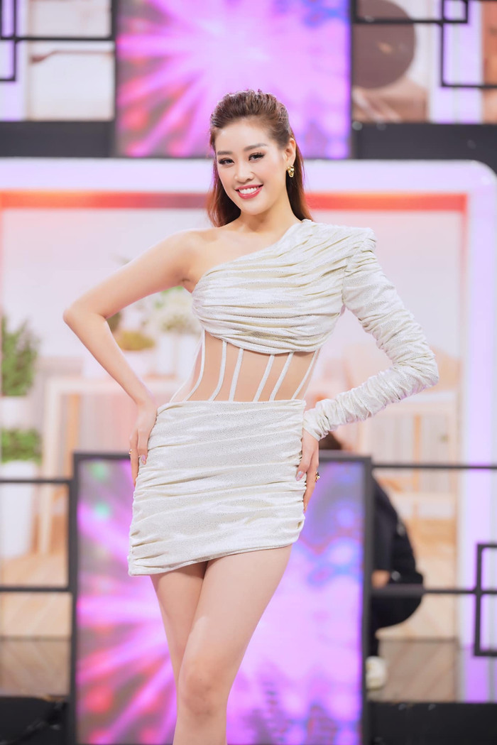 Hoa hậu Khánh Vân nhận về những ý kiến trái chiều về phát ngôn 'Sau một đêm ngủ dậy, tôi bỗng có nhà, có xe'.