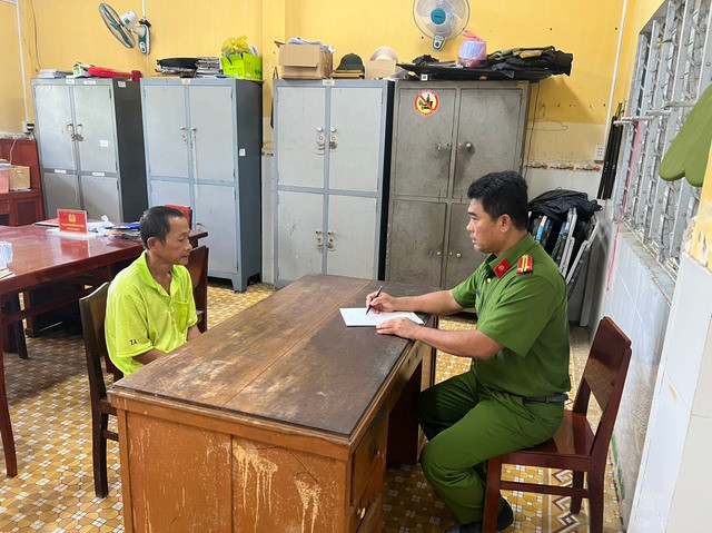 Bắt khẩn cấp người chồng dùng chổi đánh vợ đến bất tỉnh rồi kéo lê trên đường Ảnh 3