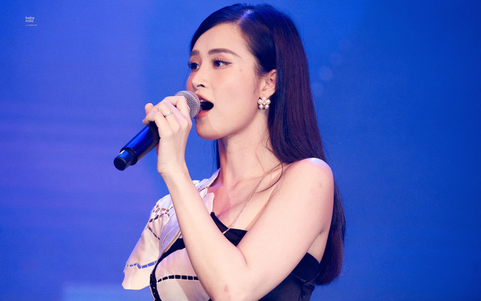 Mang ca khúc mới đi diễn, Đông Nhi bất ngờ vướng nghi vấn hát nhép: Dân mạng phản ứng ra sao? Ảnh 2