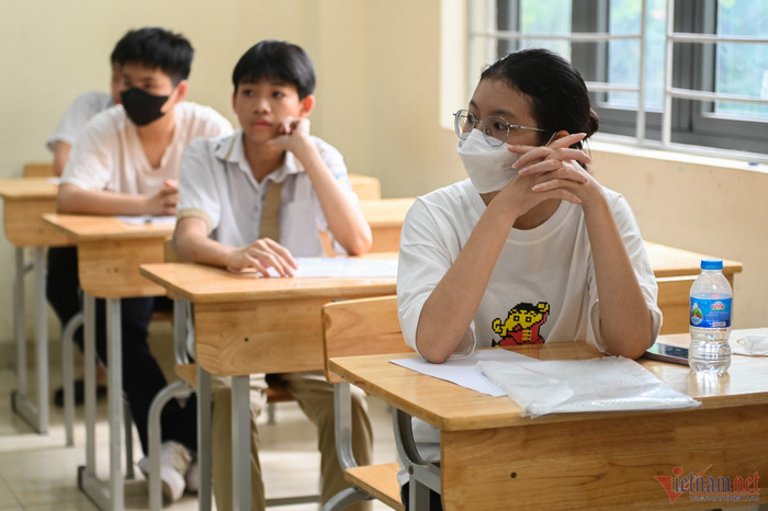 Thí sinh Hà Nội trong ngày làm thủ tục dự thi. Ảnh: VietNamNet