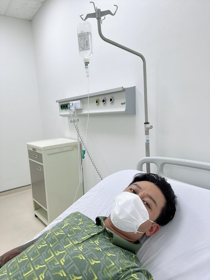  Tuấn Hưng thông báo gặp sự cố sức khỏe phải nhập viện điều trị, lý do thay đổi một thói quen ăn uống Ảnh 2